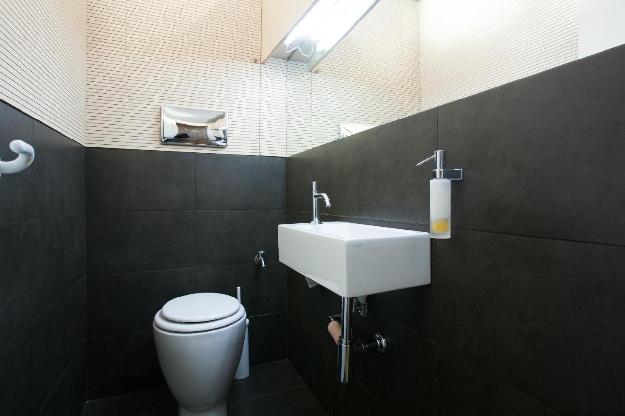 Apartamento House At The Foothills Of Acropolis Atenas Exterior foto